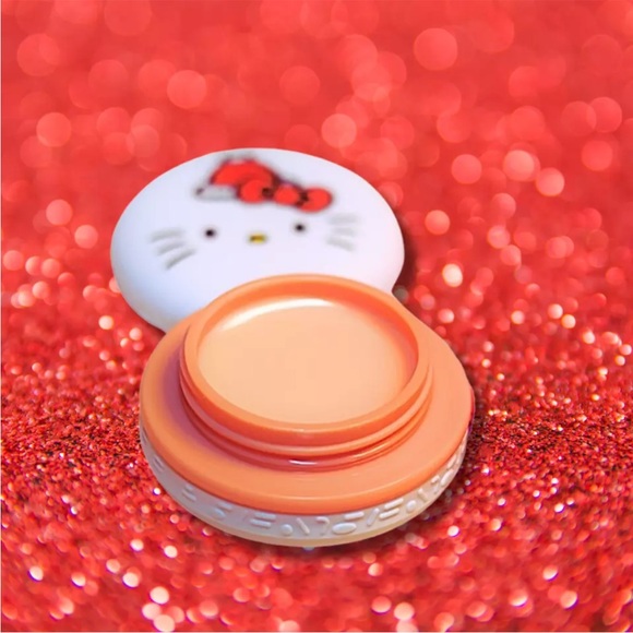 The Creme Shop x Hello Kitty Macaron Lip Balm Marshmallow Fluff, Winter Lip Balm - Picture 4 of 4